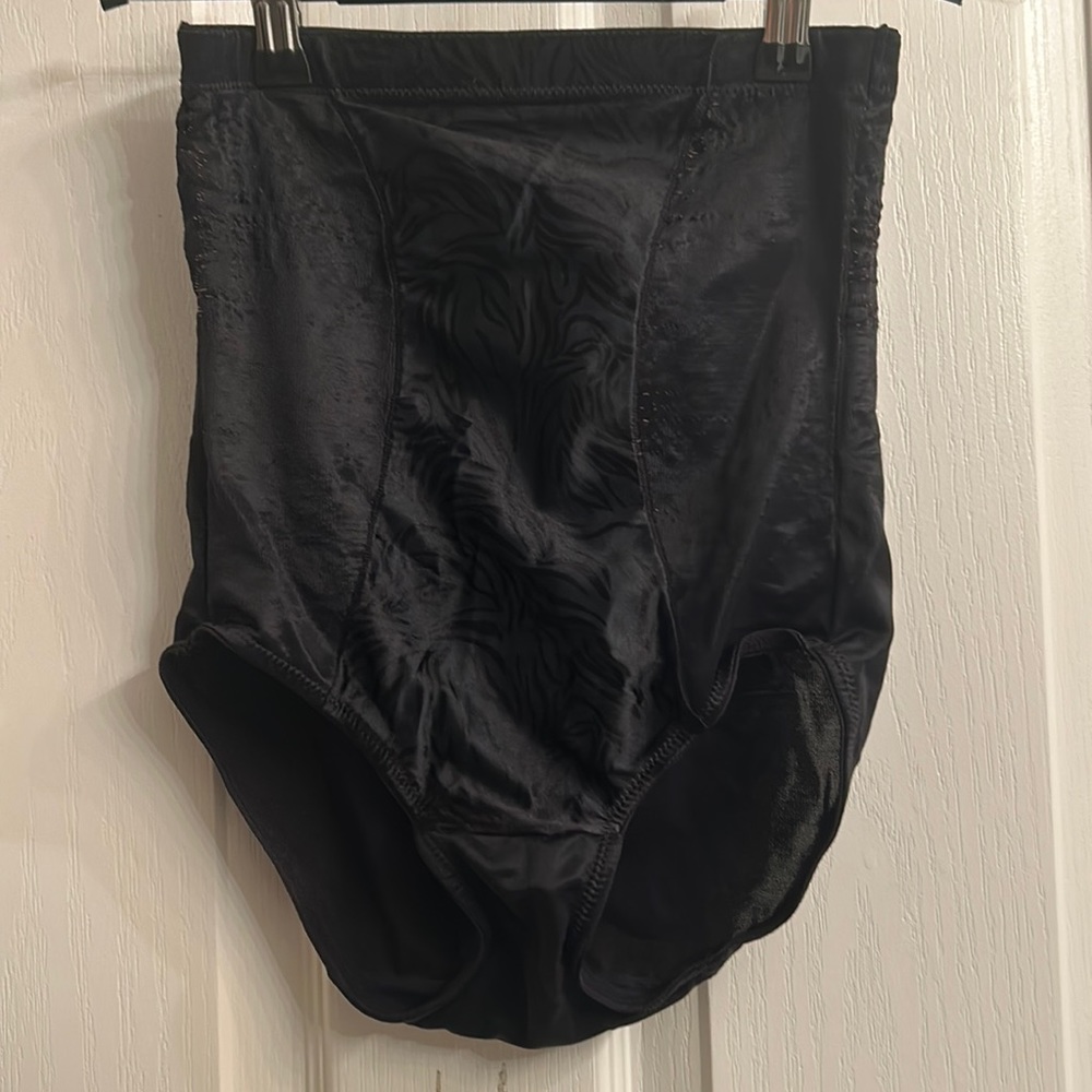Madenform Shapewear 623